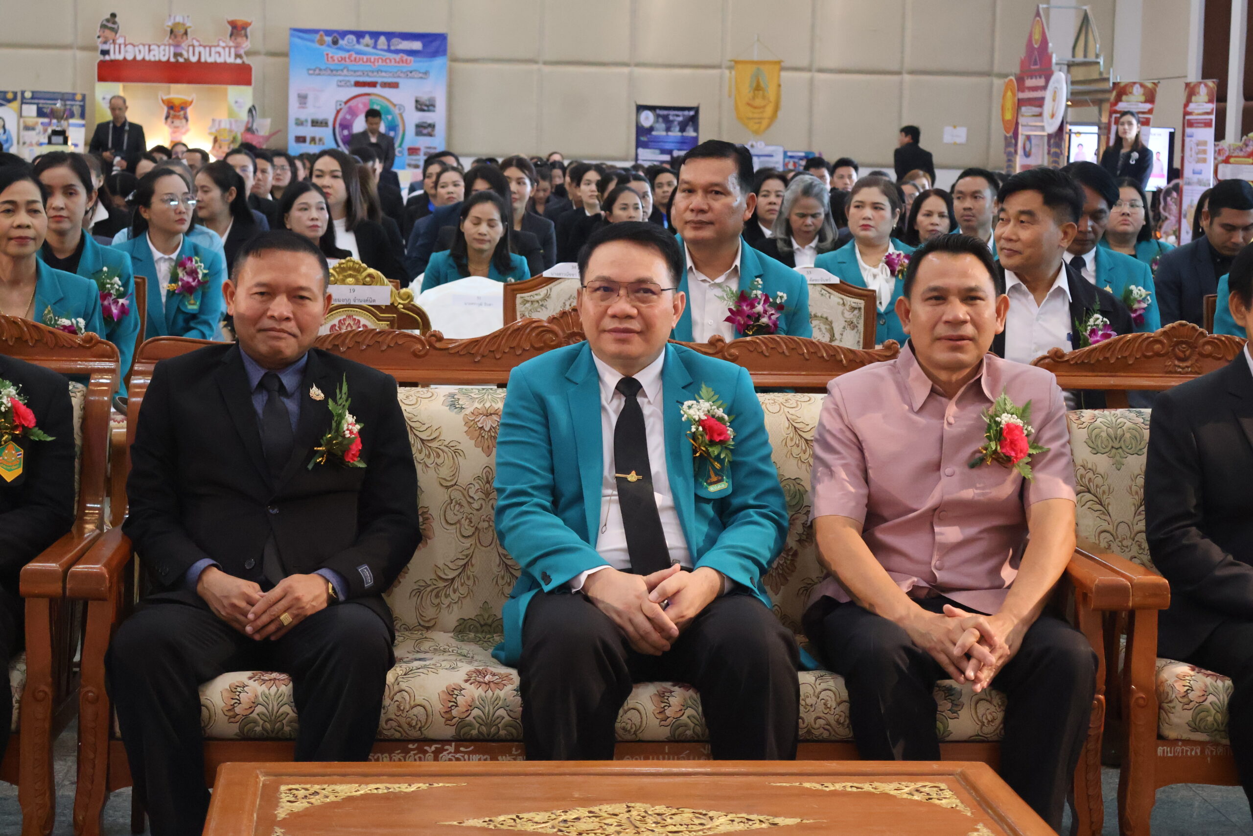 เลขาธิการคณะกรรมการการศึกษาขั้นพื้นฐาน  ประธานในพิธีเปิดงาน “นวัตกรรมสร้างสรรค์การศึกษาศิลปะล้ำค่าภูมิปัญญาสู่สากล” 