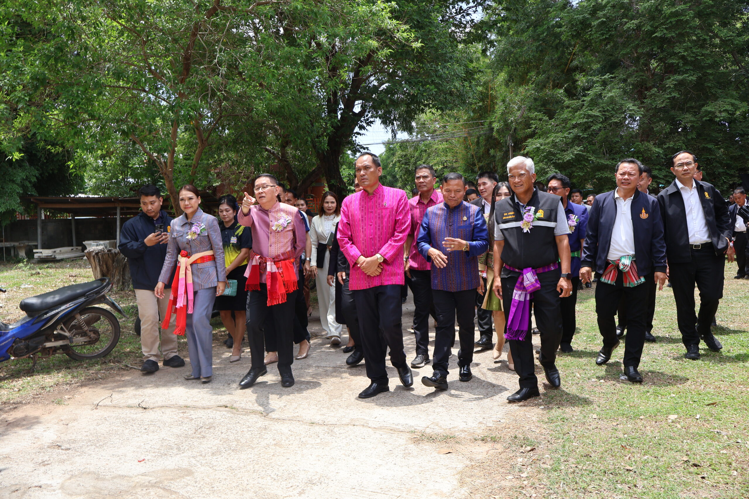 รัฐมนตรีว่าการกระทรวงศึกษาธิการลงพื้นที่ตรวจราชการโรงเรียนบ้านอ้นวิทยาประชาสรรค์ ติดตามสภาพอาคารเรียนและรับฟังความต้องการด้านงบประมาณพัฒนาโครงสร้างพื้นฐานทางการศึกษา